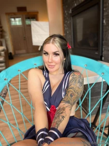 I plan to do a tonnn of costume content for halloween if you want to part 1