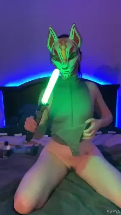 Horny padawan needed a tool to pleasure herself 