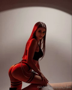 Emilia-clark part 77227