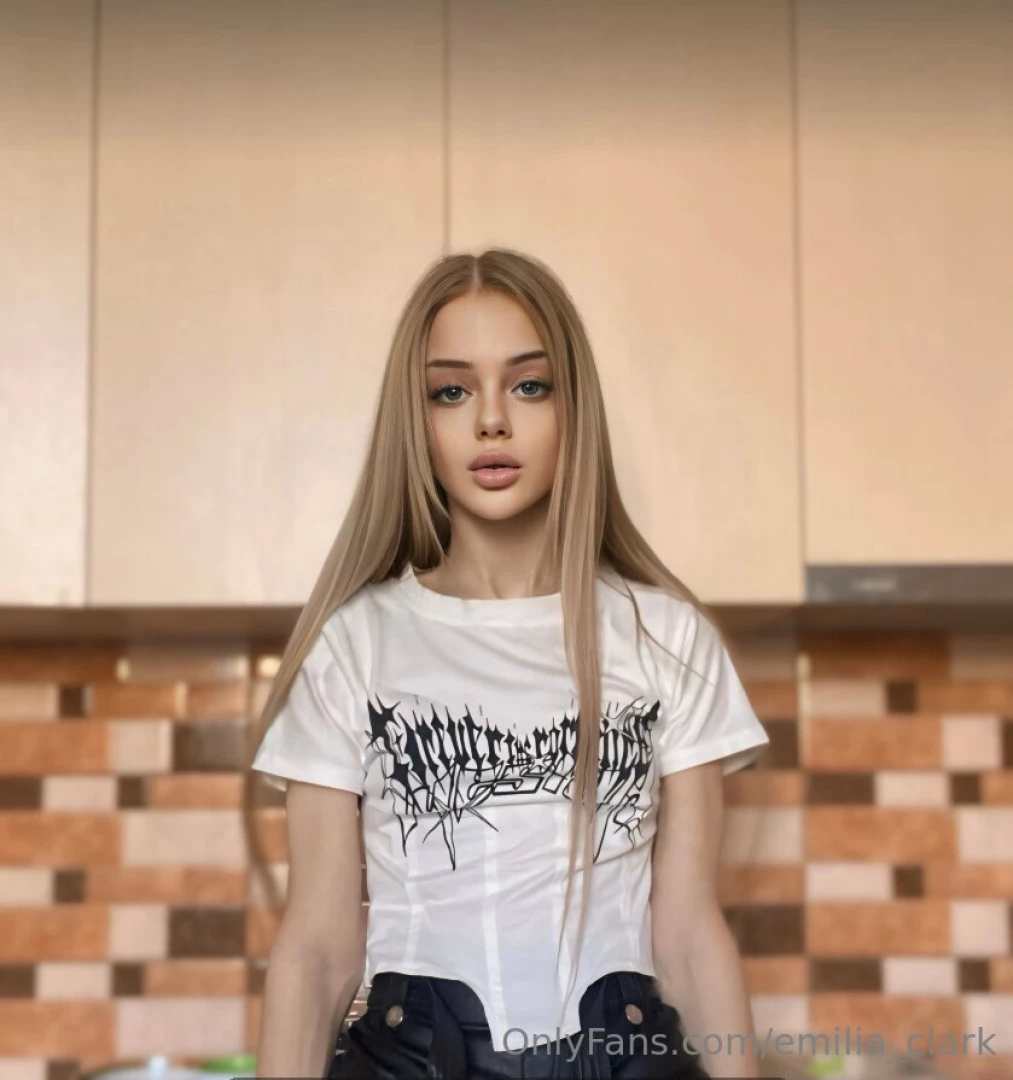 Emilia-clark part 77581 