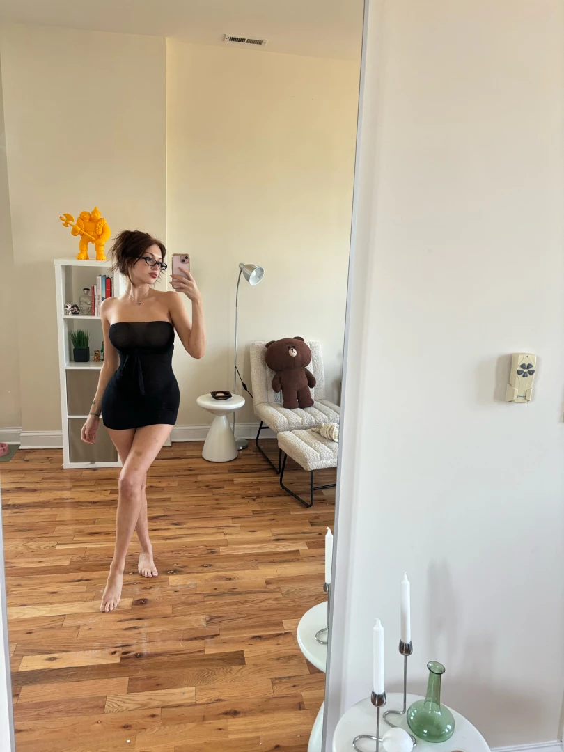 Hi angels come hang with me at 8pm cst i m going live and need you to 