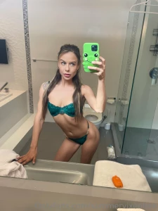 Petite sweetheart