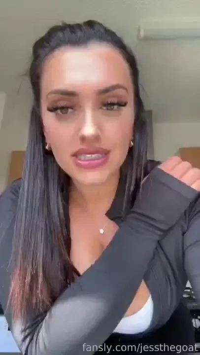 Taste these tits fyp boobs bigboobs tits brunette pakistani horny 