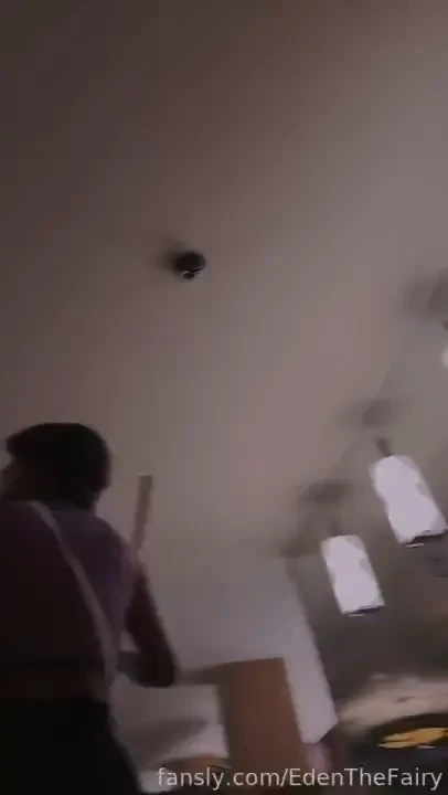 Got yourself a friend who knows when you looked really sexy that day 