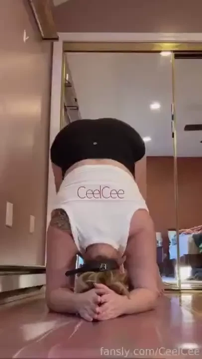 Would you eat me out in this position milf thick chubby curvy yoga 