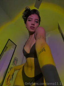 Now i m your queen babe come here have some fun and be mine