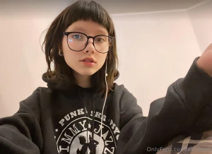 Your home girl byebblue1 she is waiting for you for a deep part 33