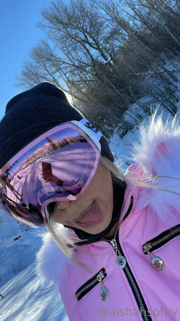 Ok i m ready to be a snow bunni again 