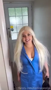 Bariatric nurse fucks and feeds her patient