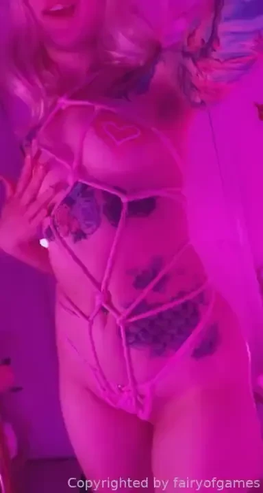 I could not wait to share my shibari spider gwen look with you the way 