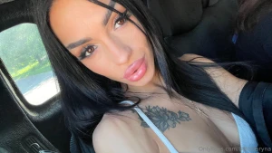 Heyy b b je te souhaite une belle journ e