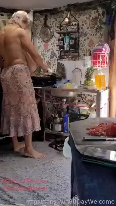 Are you hungry in my kitchen making vegan tacos so yummy you also hear 