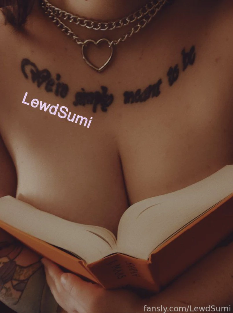 Gods i love reading lt 3 kasumi lewdsumi irl book vtuber boobs 