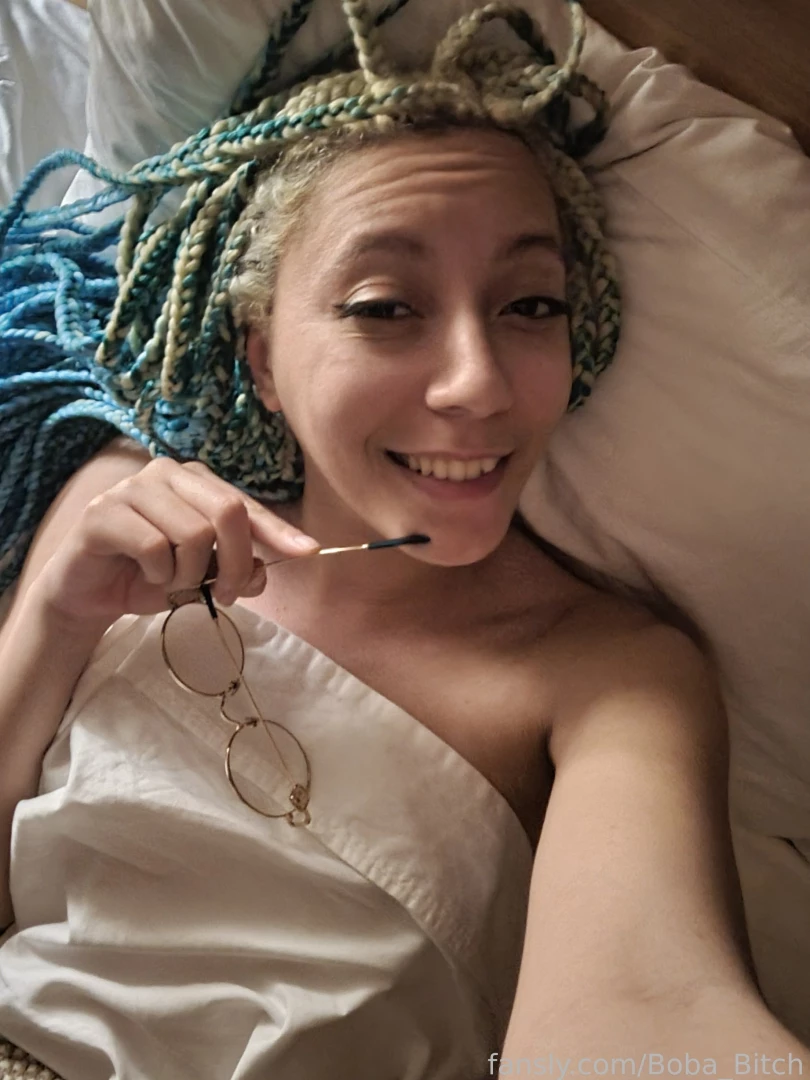 I m livestreaming today on fansly at 5pm pst 8pm est we re playing the 