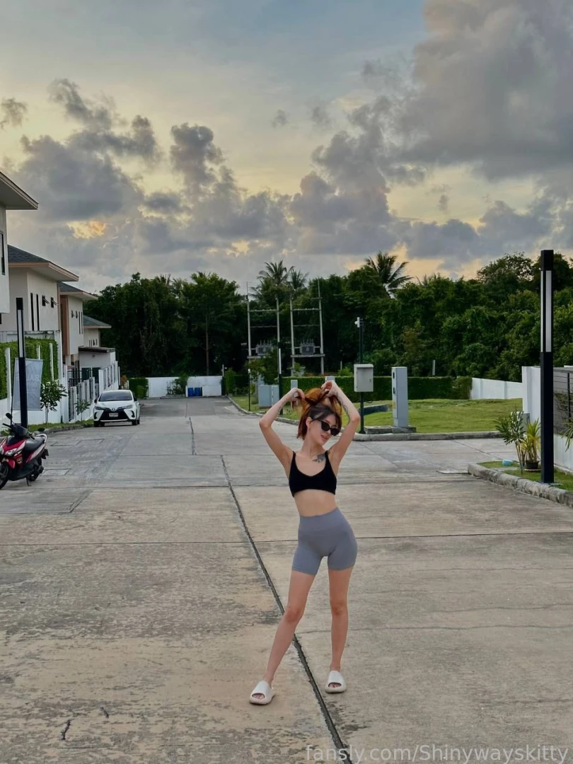 So this is me feel bored in my room if i am your neighbourhood you can 