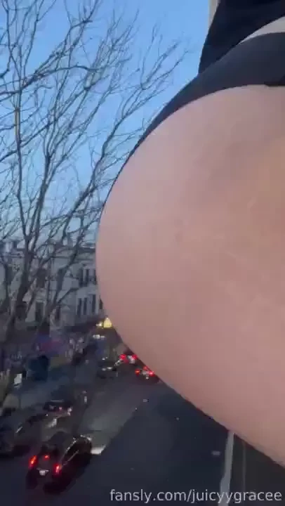 That time i peed out a window onto people below teehee pee wee piss 