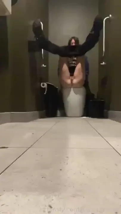 Making a mess at brunch pee piss peeplay publicpee watersports pussy 