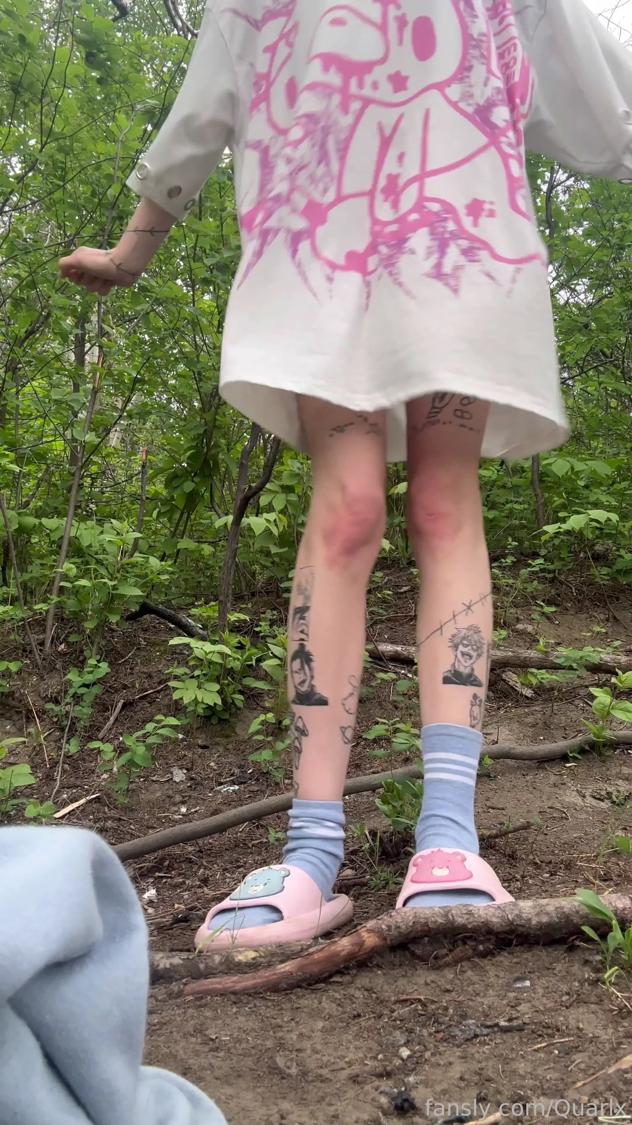 Desperate boy in the woods piss kink backyard pisskink pee piss 