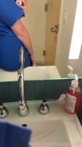 I don t need to sit on a sink to make my ass look big it s already