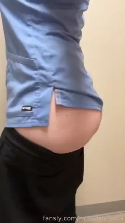 Sneak into the bathroom with me at work and let me give you a show fyp part 1 