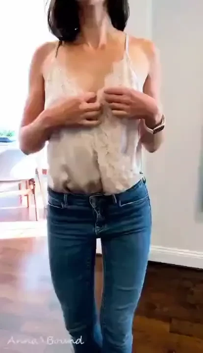 Alright guys need your advice i have a first date over coffee this part 1 