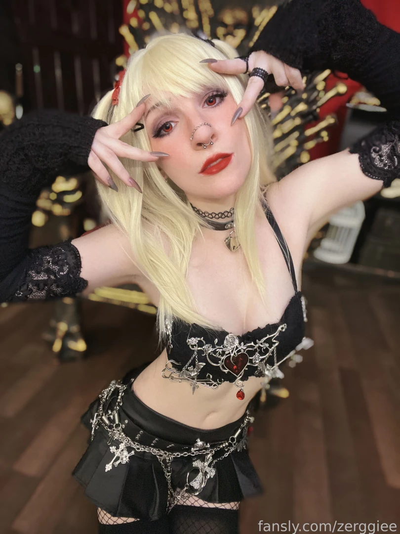 Look like misa misa but she bites like dimitrescu hope you guys like part 16 