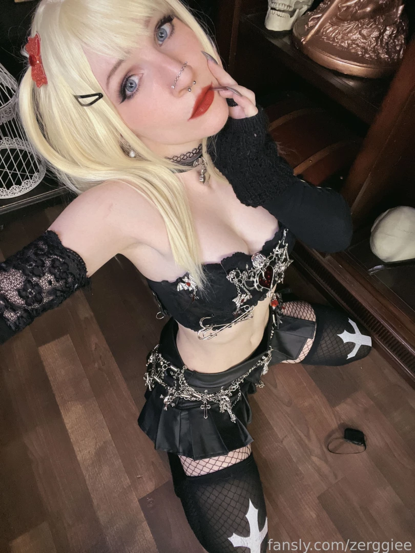 Look like misa misa but she bites like dimitrescu hope you guys like part 15 