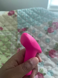 Vry needy of me to play with my cunny so early in the day im still so