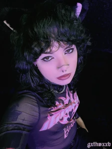 Who wants a six foot tall trans goth girl to sit on their face until part 1