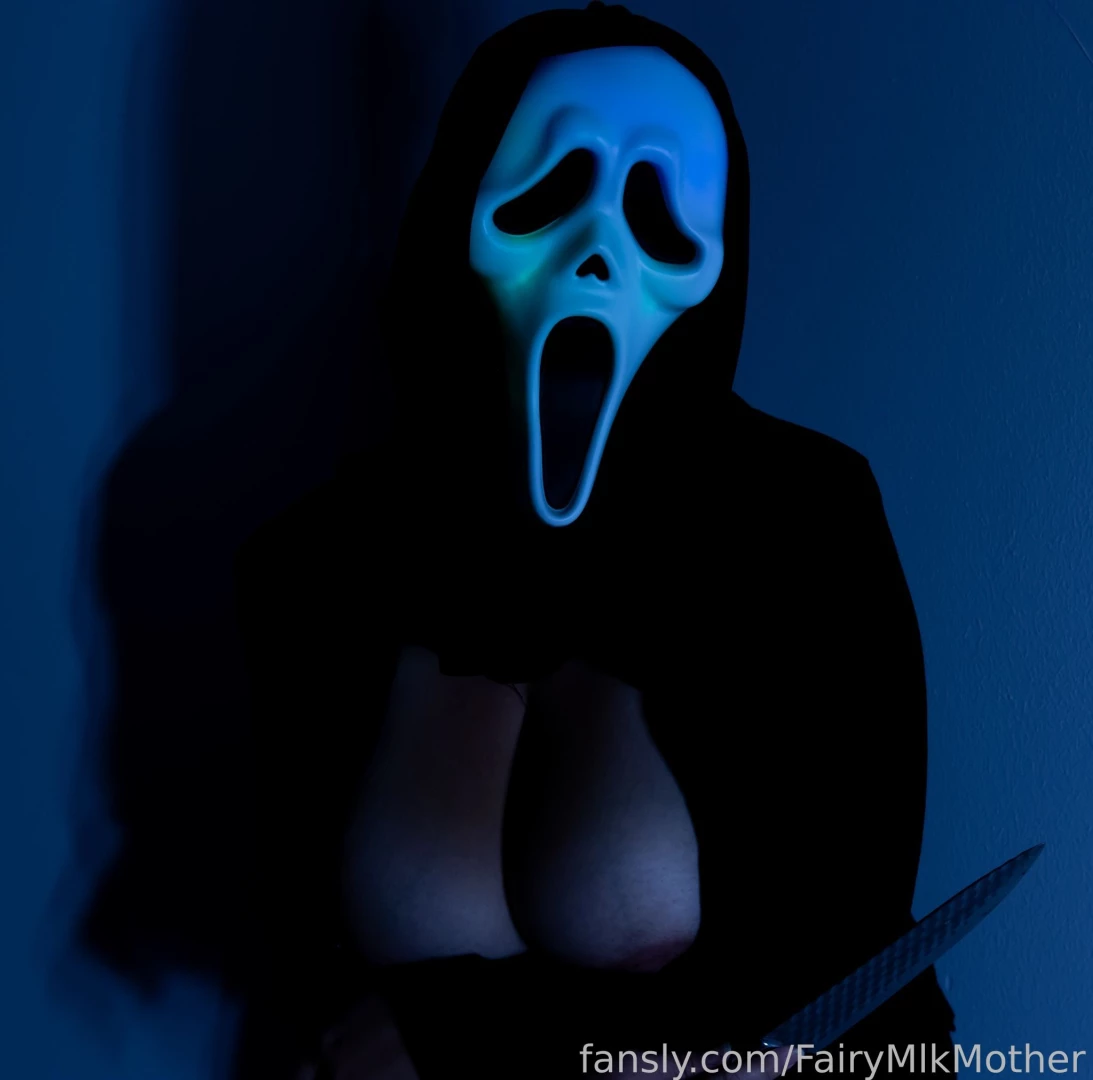 Boo beessss halloween hugetits hugeboobs milf 