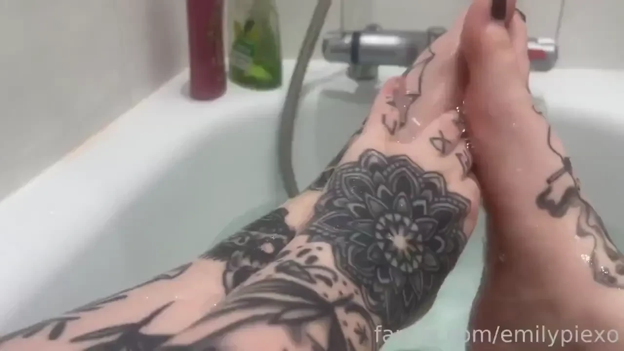 Bath feet and cock tease wouldn t you love to join me 