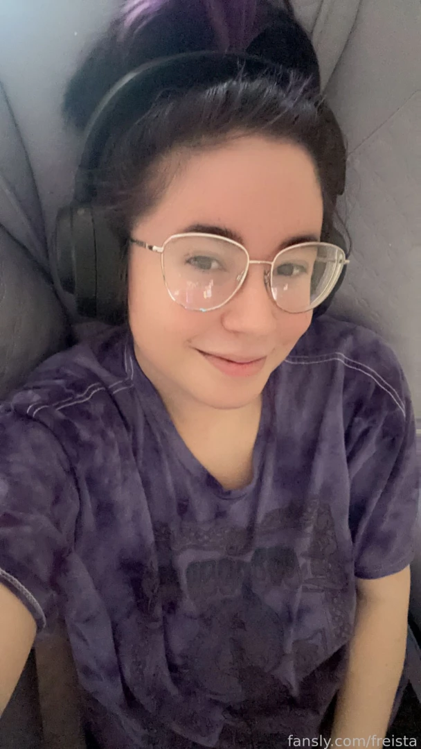 I felt cute today so you get blurry selfies part 1 