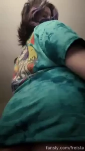 Dingy lighting perfect for a neet woman part 7