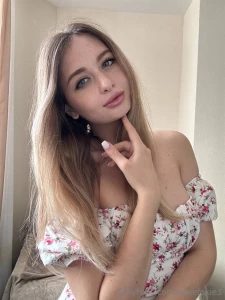 Hot teacher this sexy girl eleon0ra doesn t mind rocking out with her part 22