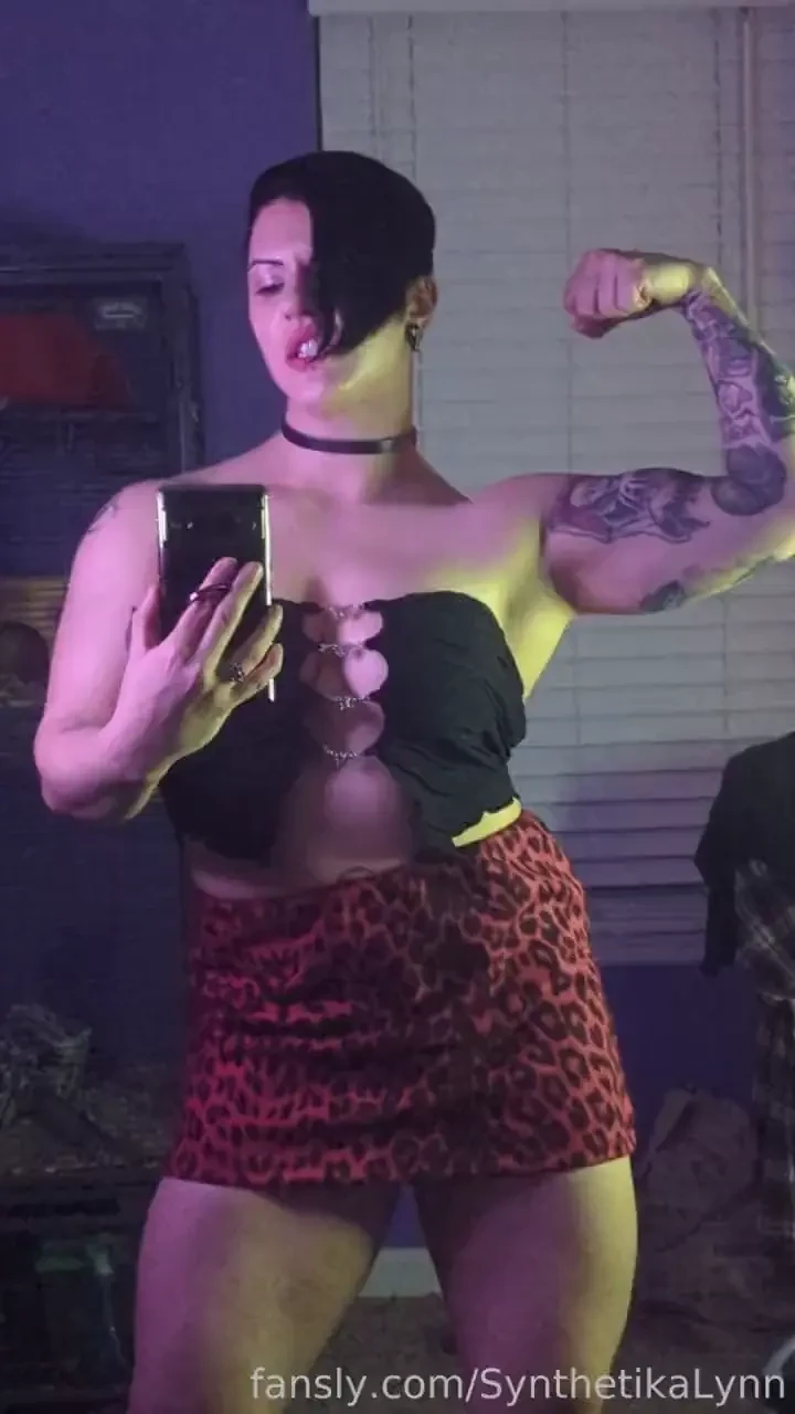 This is such a maria outfit should i put on the wig and make it an 