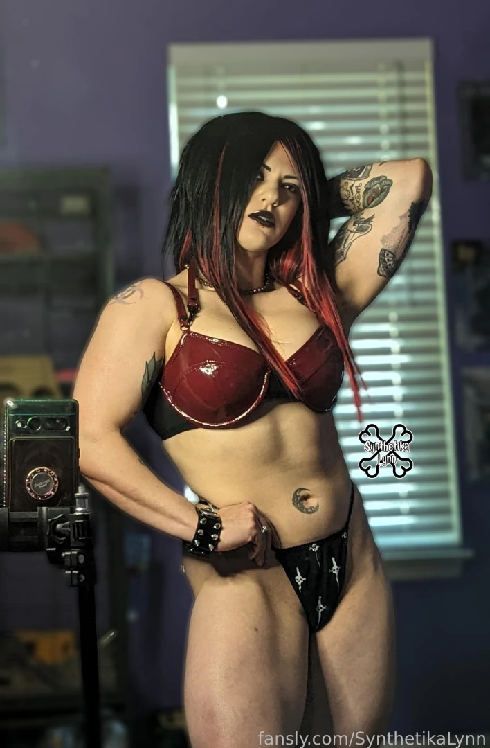 Oh musclegirl musclebabe musclemommy muscularwoman musclesandcurves 