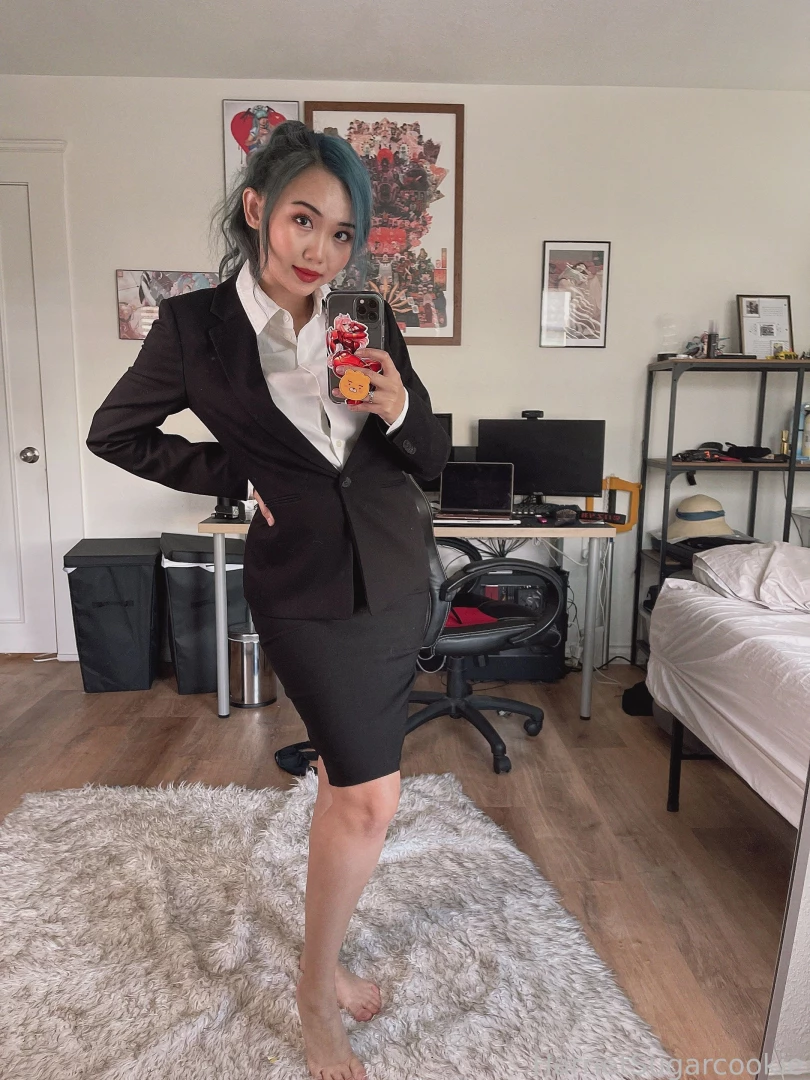 Which looks better on or off kinky office lady look hehe 