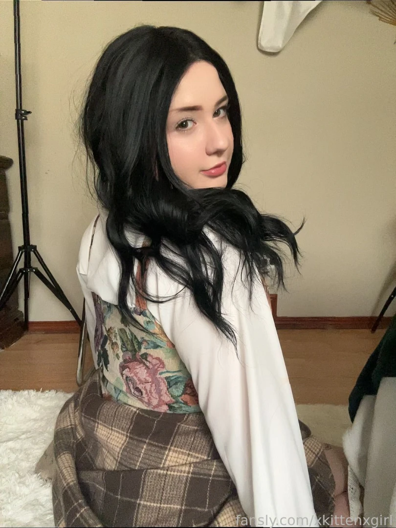 I took too many photos of myself today sfw curvy thick fantasy barmaid part 18 