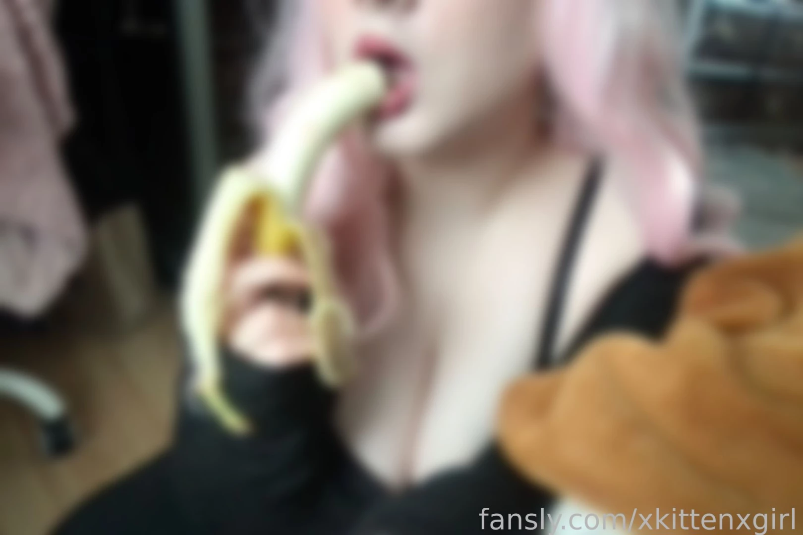 Do you like how i suck it chubby curvy sucking foodplay pinkhair 