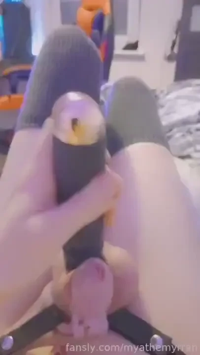 Vibing myself until i cum 