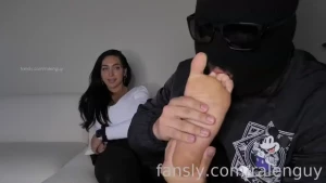 Alice gets her toes sucked feet worshiped