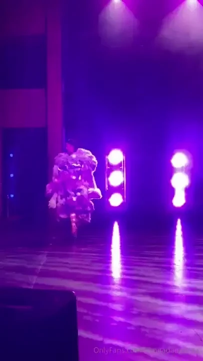 As well as all my online sexy and raunchy fun i do i also travel the 