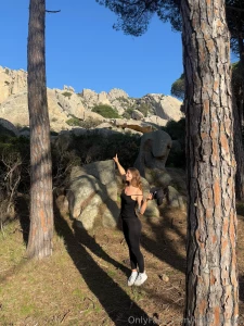 Imagine our first date would you take me for a hike please so i can