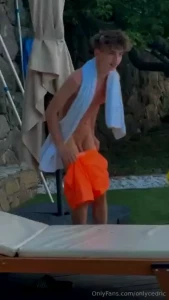 Der arme engel war so kaputt an dem tag kaum geschlafen den ganzen tag