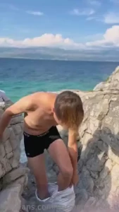 Ausziehen am strand