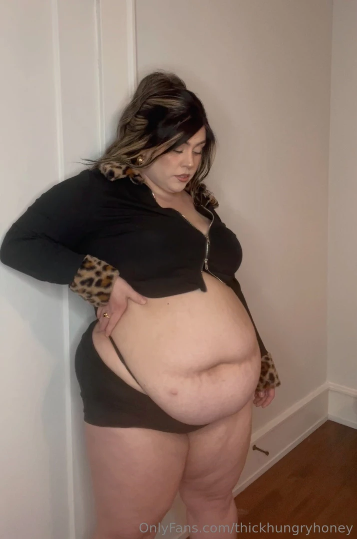 I forgot to post these pics of me looking obscenely overfed and needy 