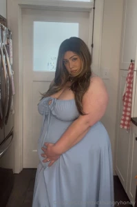 I should def wear dresses more often