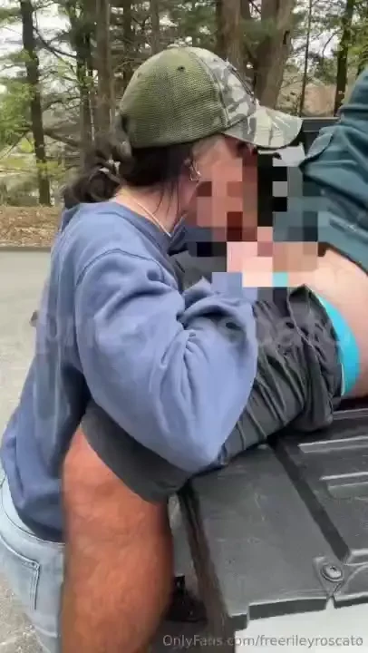 Tailgate blowjob he came over and i sucked his cock the first time i 