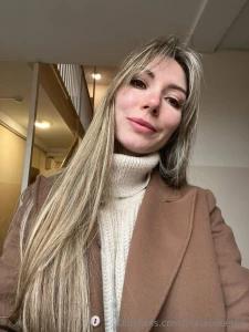 Boys i m in a bit of a funny mood today so can you solve my riddle you