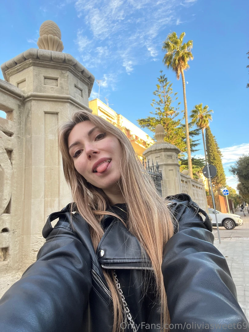 Traveling is the best way to feel good about yourself in such moments 